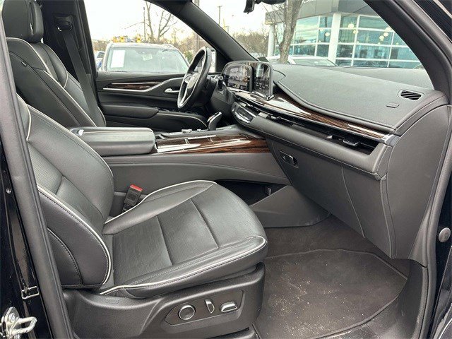 Used 2023 Cadillac Escalade ESV Premium Luxury image 9