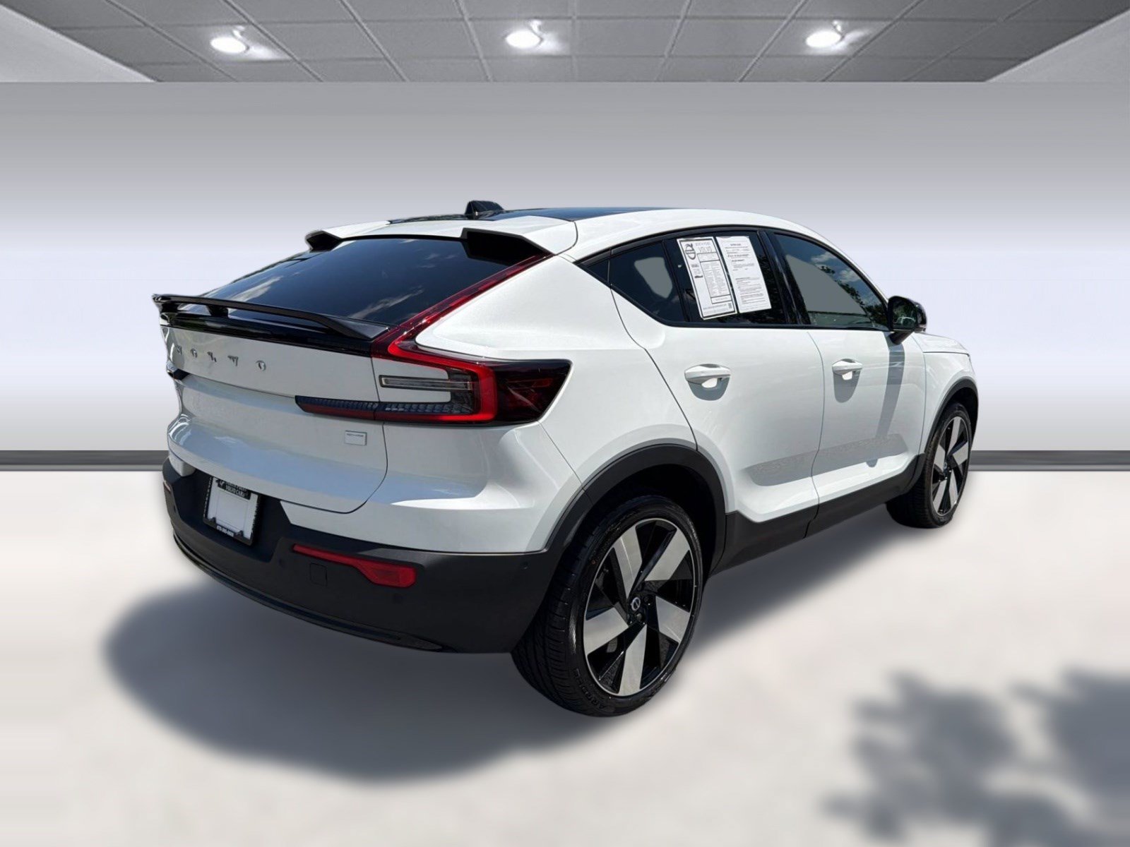 Certified 2024 Volvo C40 P8 Recharge Ultimate w/ Protection Package Premier RWD image 9
