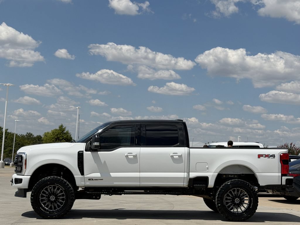 Used 2023 Ford F250 Lariat w/ Sport Appearance Package AWD/4WD image 3