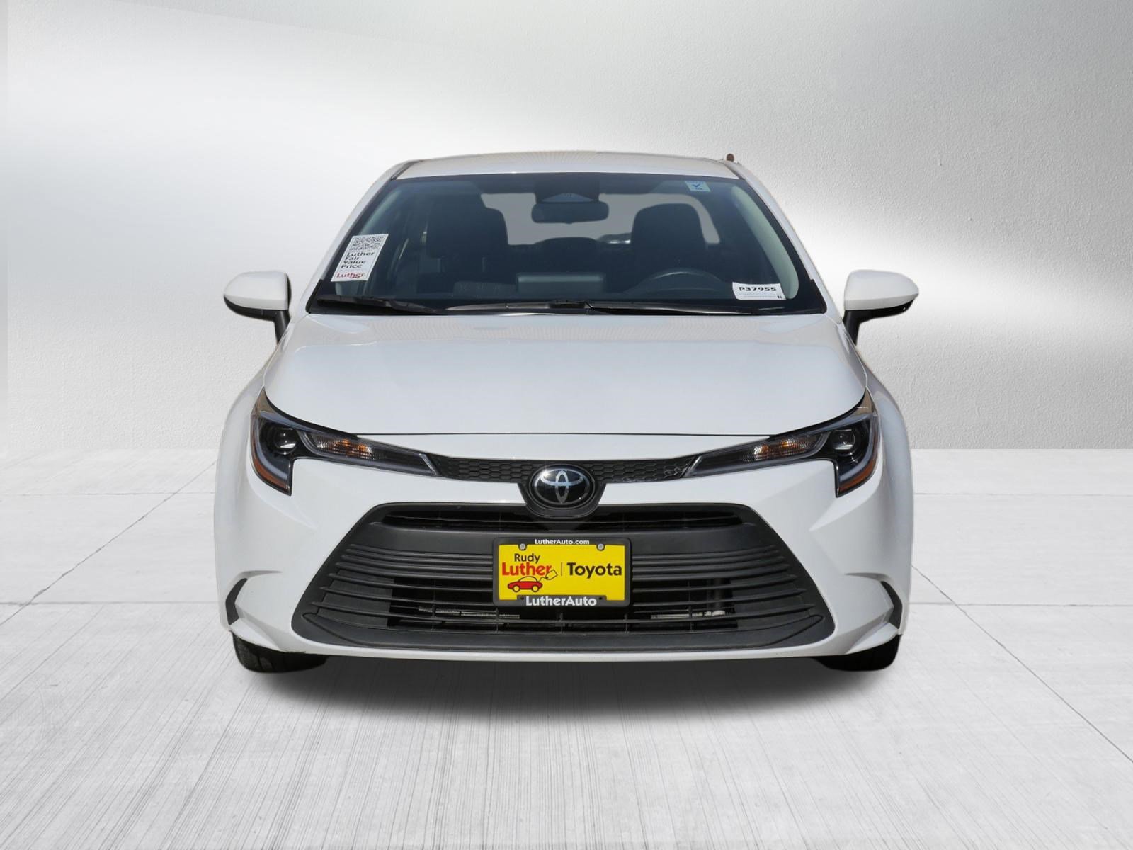 Certified 2025 Toyota Corolla LE FWD image 2