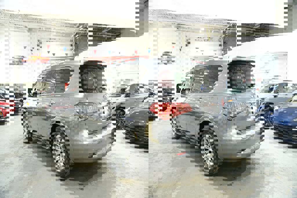 Used 2017 INFINITI QX80 image 8