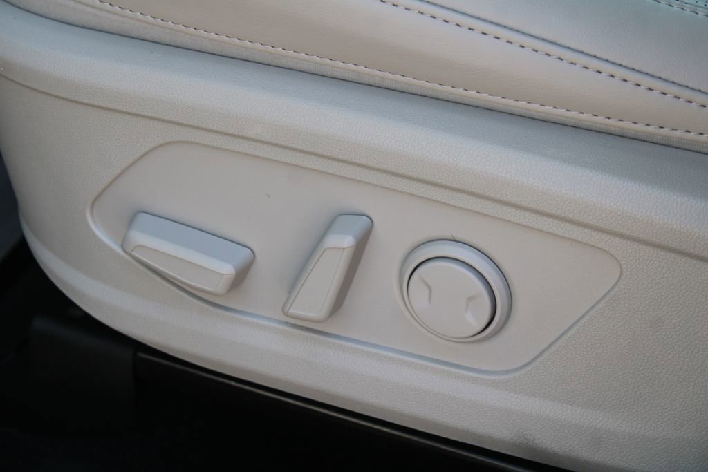 Certified 2025 Kia Sorento SX AWD/4WD image 24