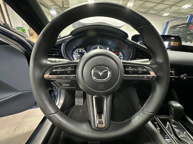 Used 2023 MAZDA MAZDA3 s FWD image 15