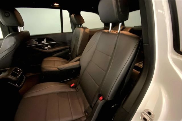 Used 2023 Mercedes-Benz GLS 450 4MATIC image 11