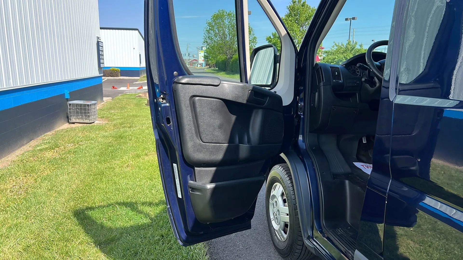 Used 2014 RAM ProMaster 2500 w/ Interior Convenience Group FWD image 8