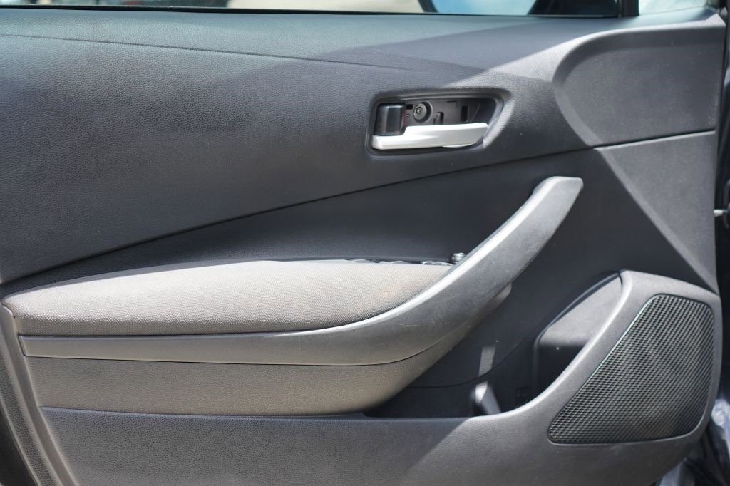 Used 2021 Toyota Corolla LE image 13