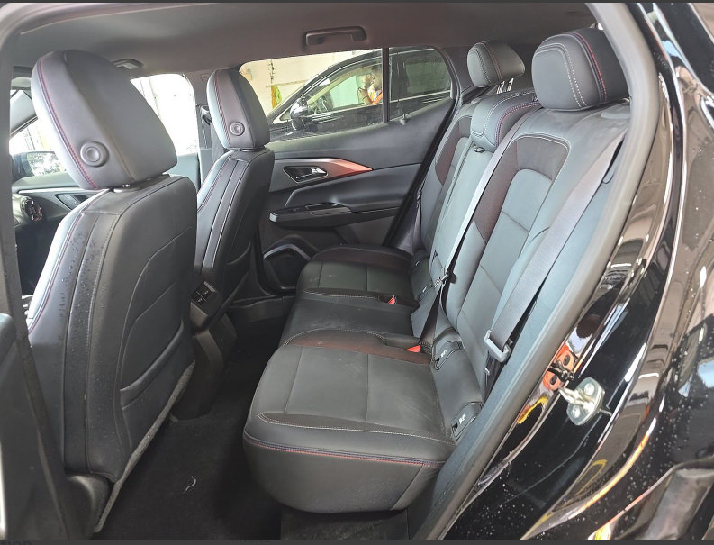 Used 2024 Chevrolet Equinox EV RS FWD image 9