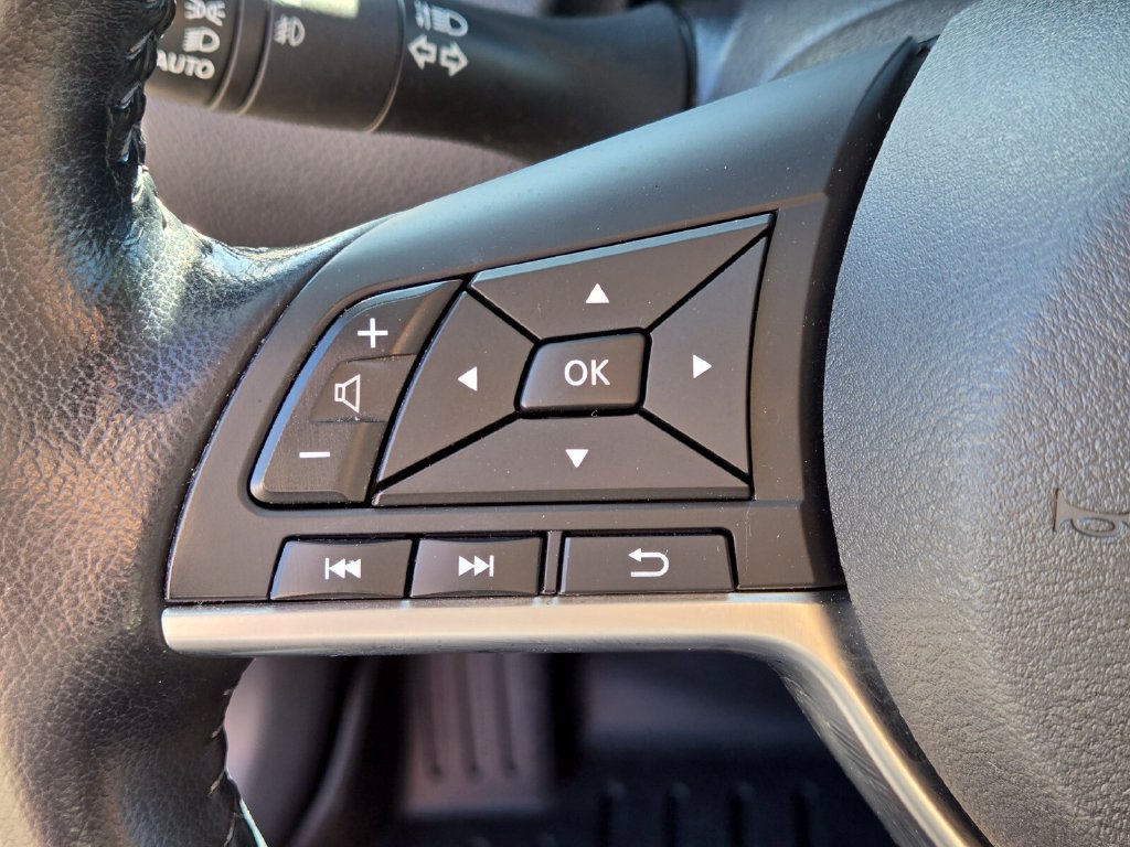 Certified 2022 Nissan Rogue Sport SV AWD/4WD image 30