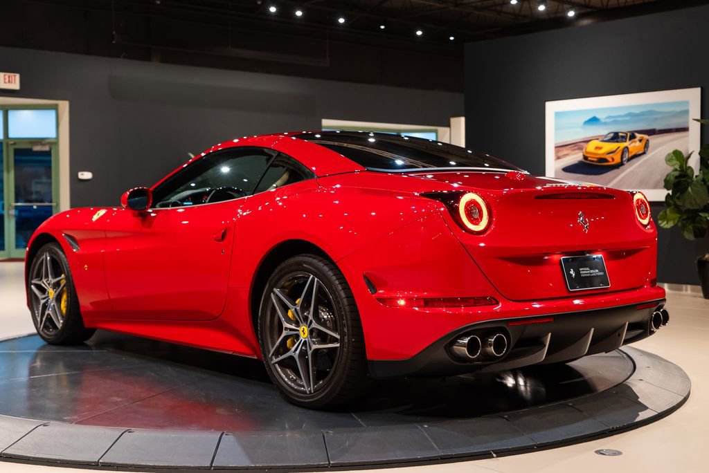 Used 2016 Ferrari California T image 46