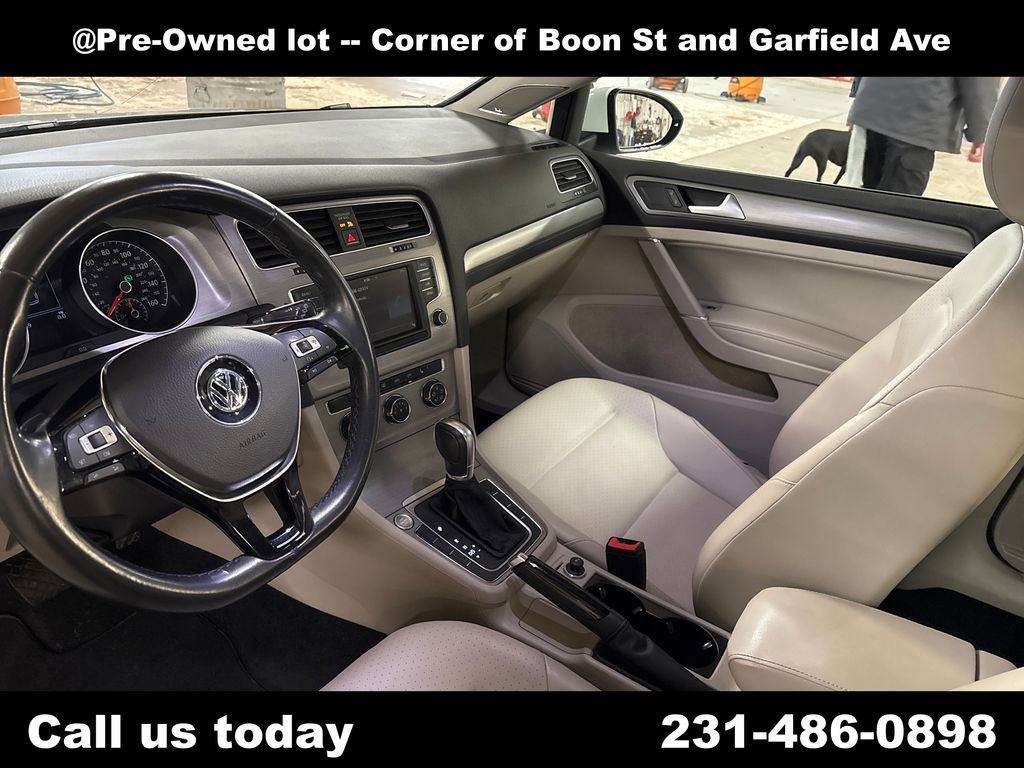 Used 2016 Volkswagen Golf S FWD image 17