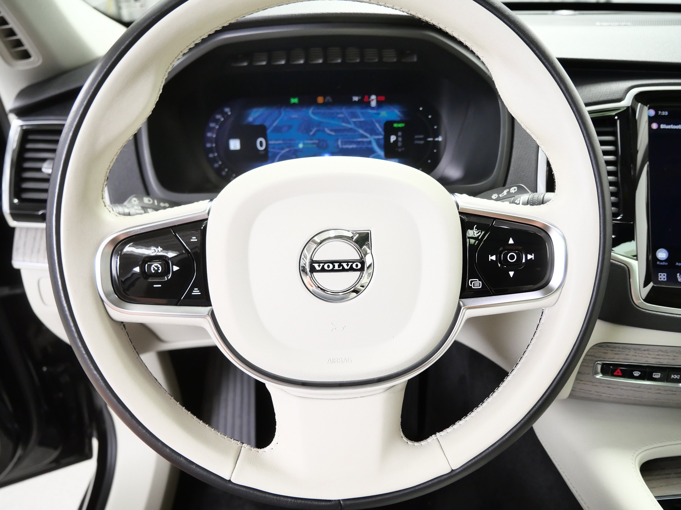 Used 2024 Volvo XC90 T8 Plus w/ Protection Package Premier AWD/4WD image 28