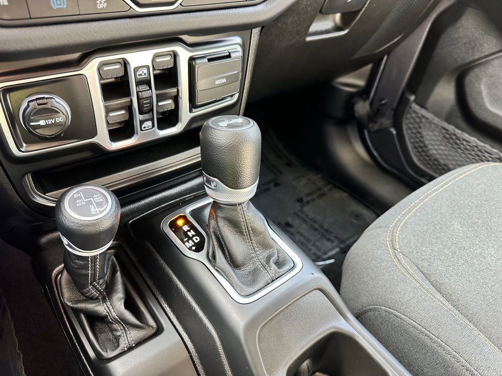 Used 2025 Jeep Wrangler Unlimited Sahara image 20