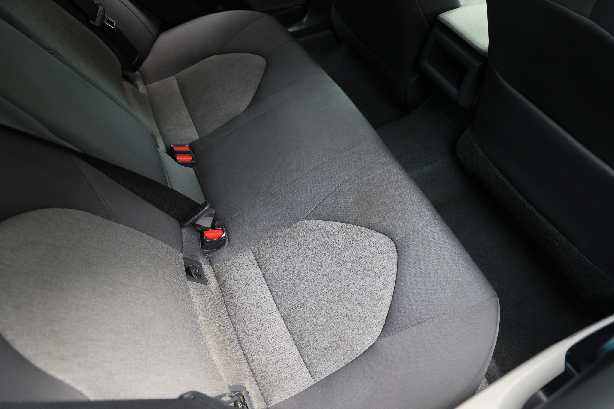 Used 2018 Toyota Camry LE FWD image 16
