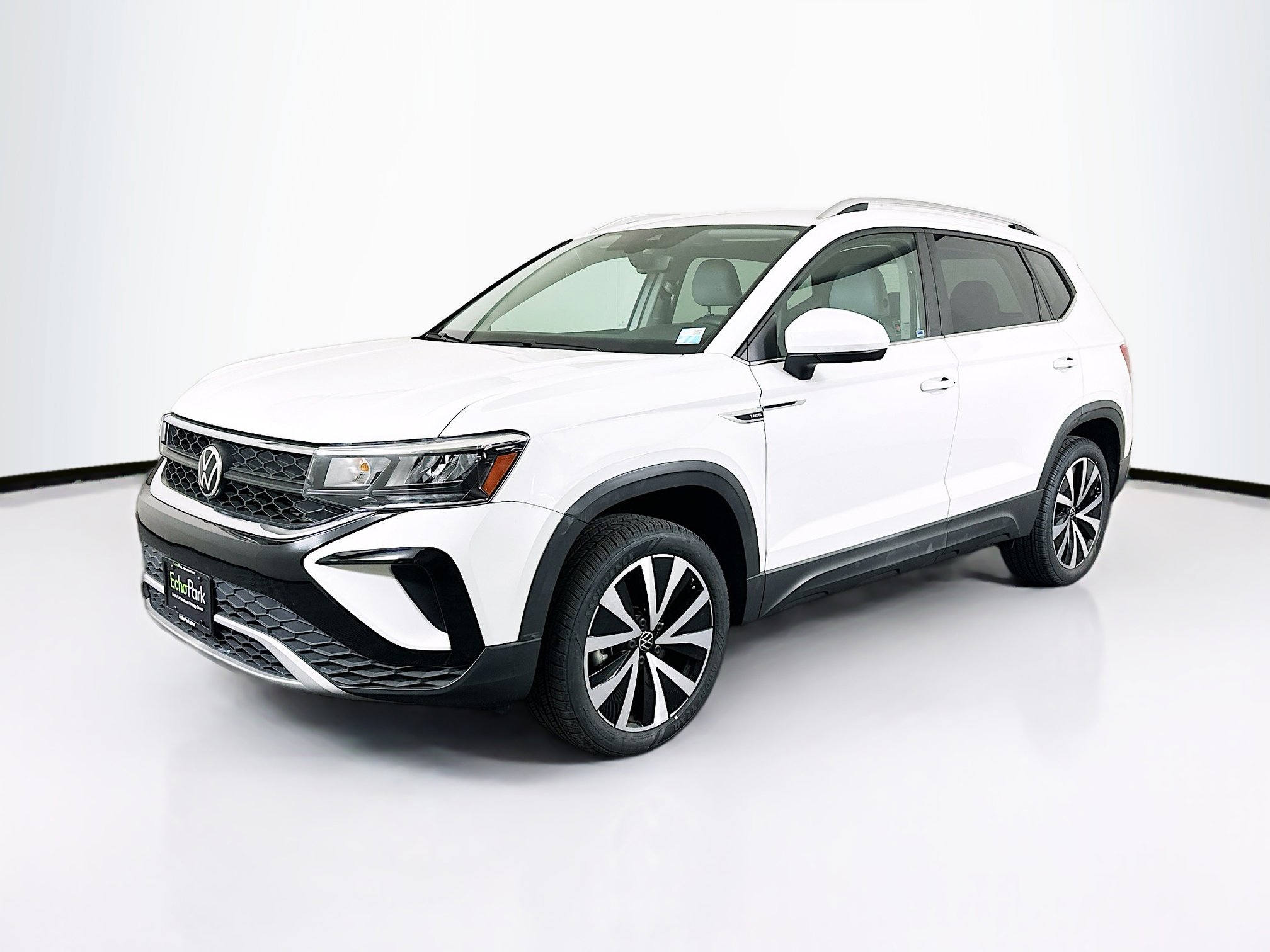 Used 2022 Volkswagen Taos SE FWD image 3