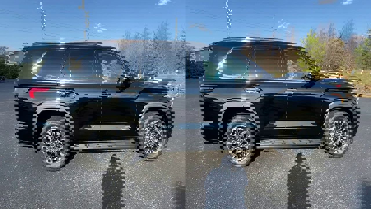 Used 2023 Toyota Sequoia Limited w/ Tow Technology Package image 9