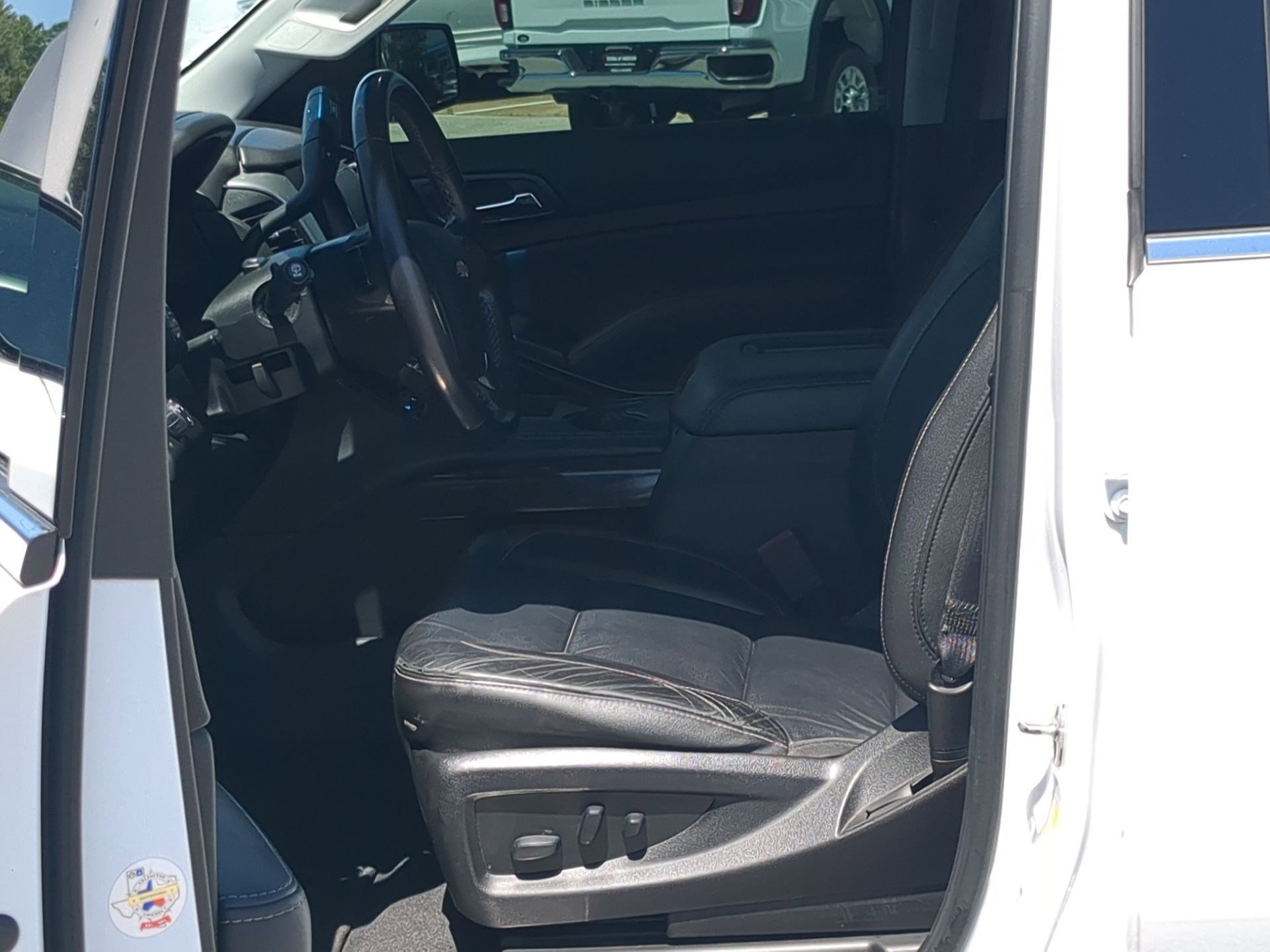 Used 2019 Chevrolet Suburban LT RWD image 11