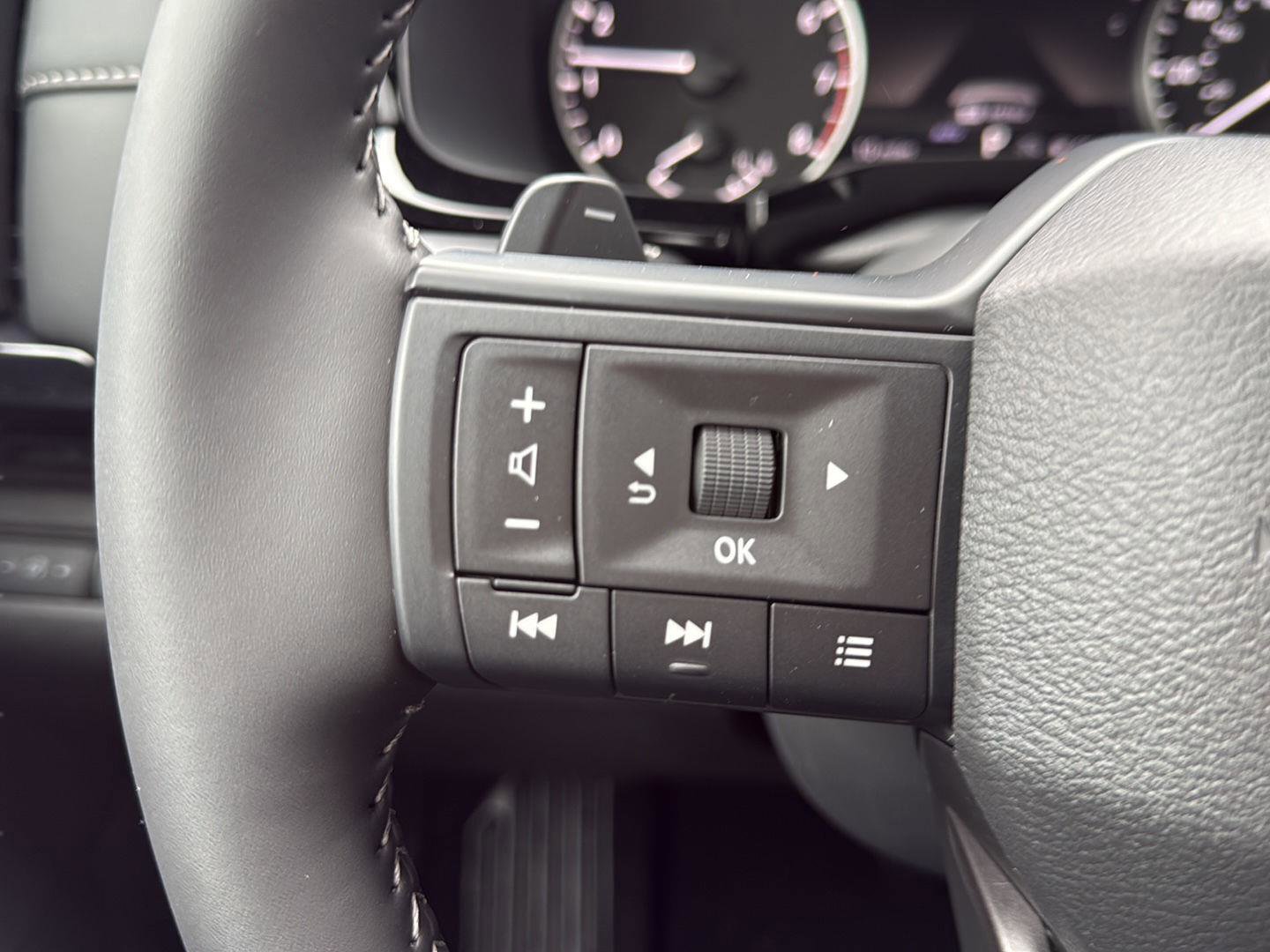 New 2026 Nissan Pathfinder SV AWD/4WD image 11