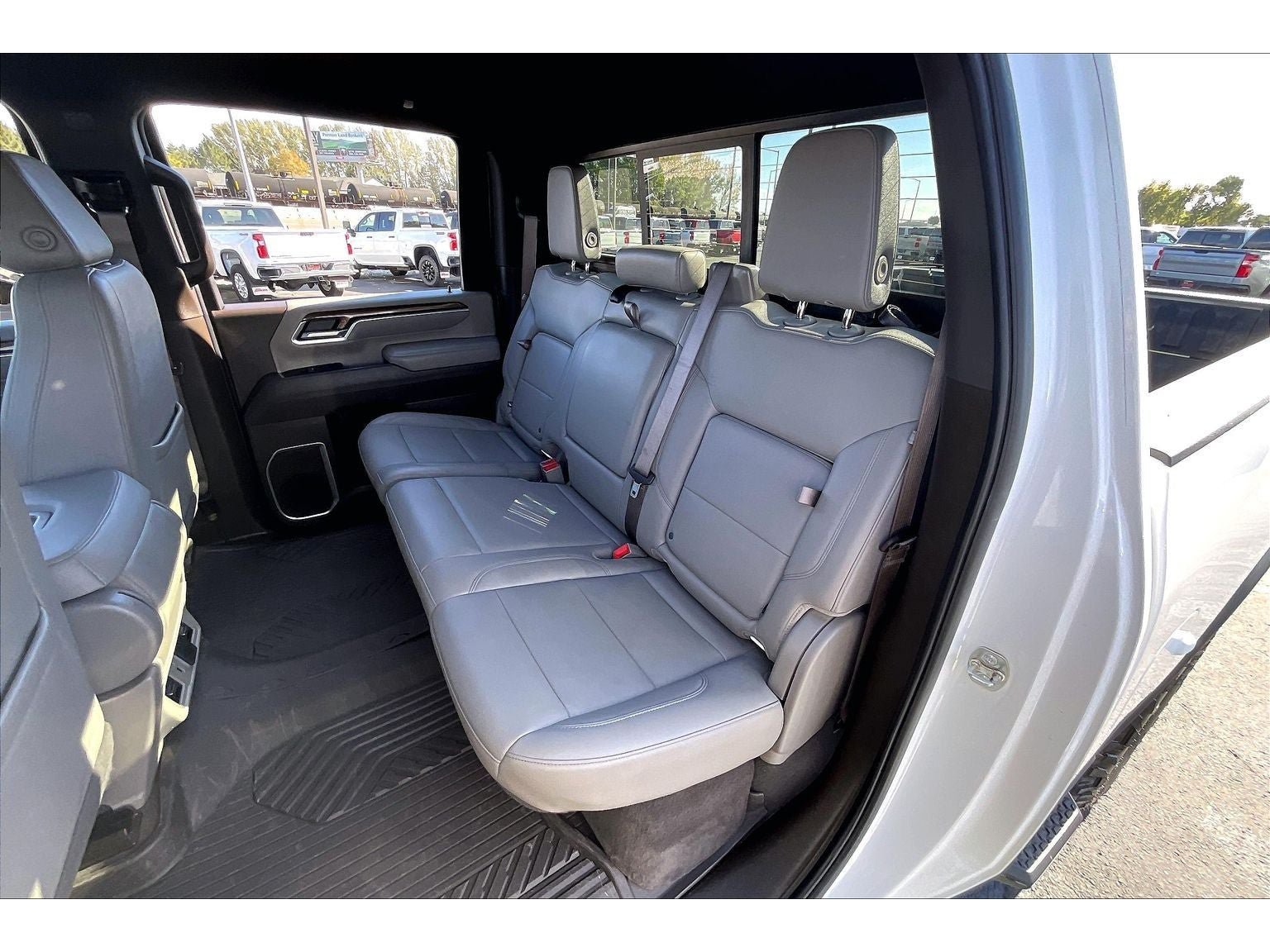 Used 2025 Chevrolet Silverado 3500 LT w/ Safety Package AWD/4WD image 27