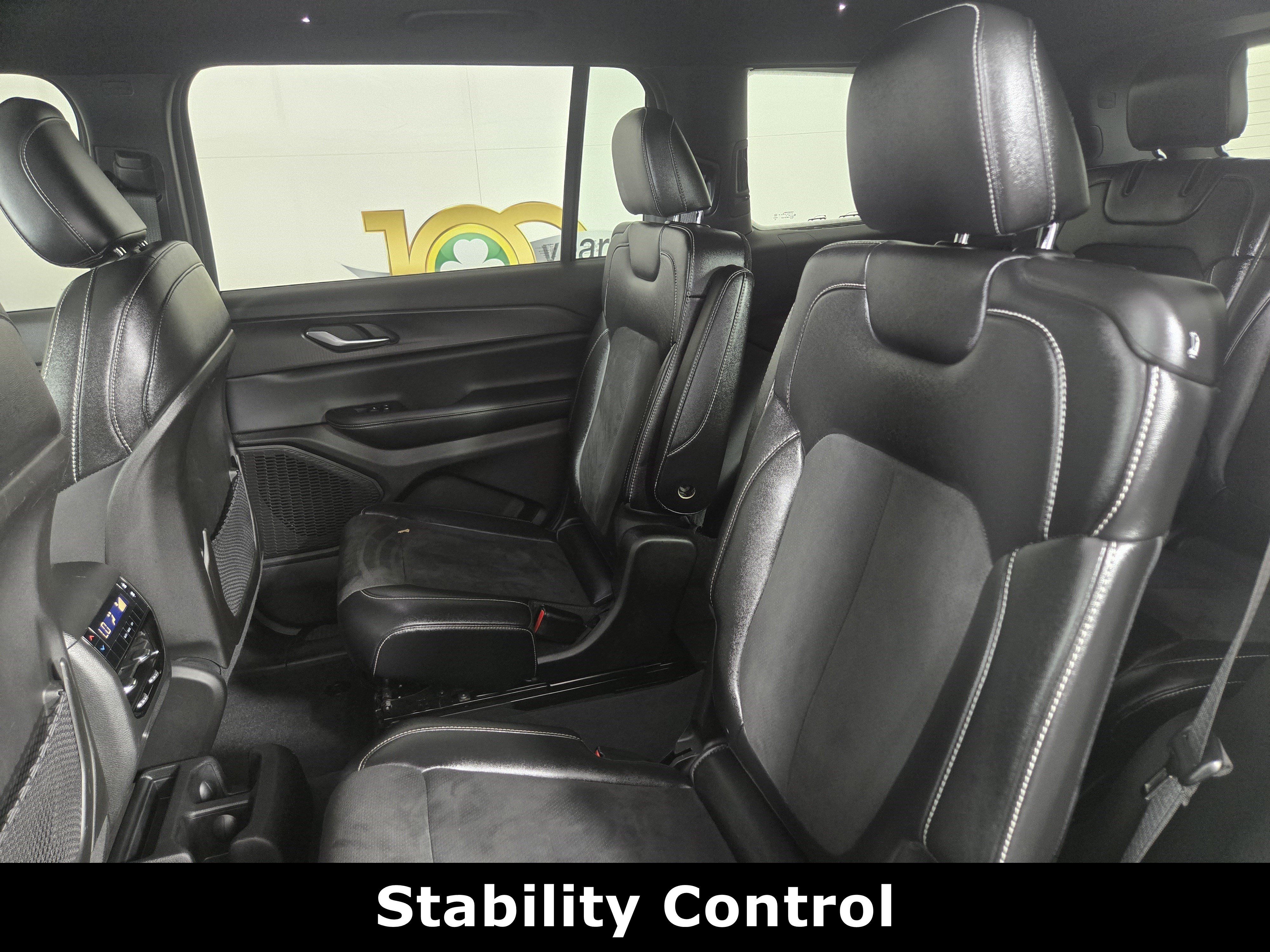 Used 2024 Jeep Grand Cherokee L Altitude AWD/4WD image 13