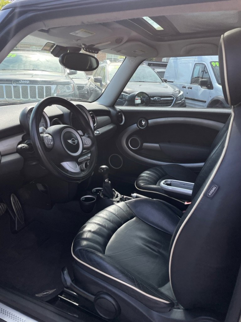 Used 2009 MINI Cooper Clubman S image 2