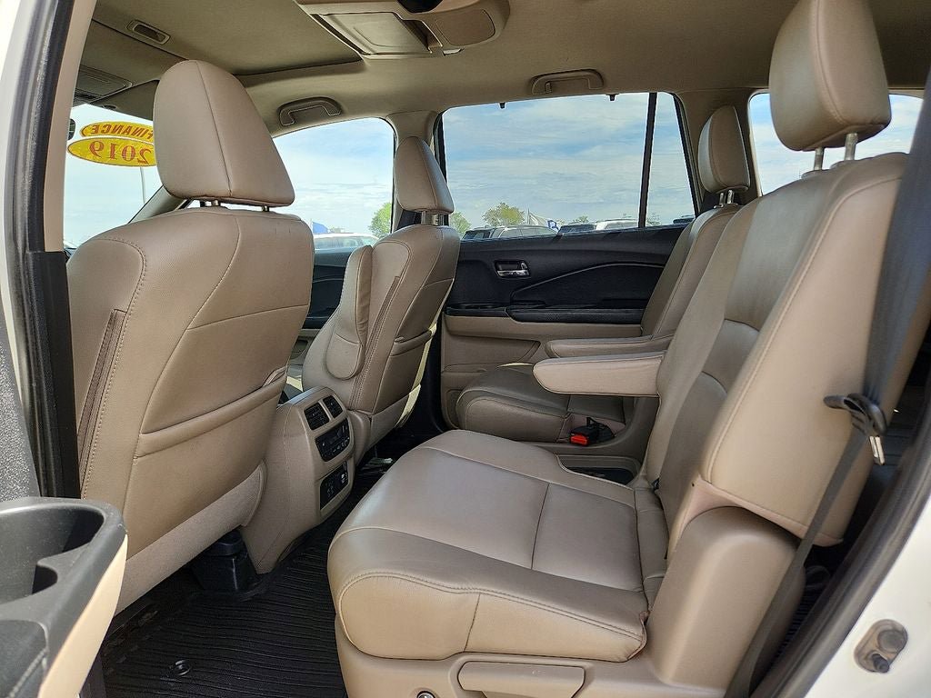 Used 2019 Honda Pilot Touring image 11