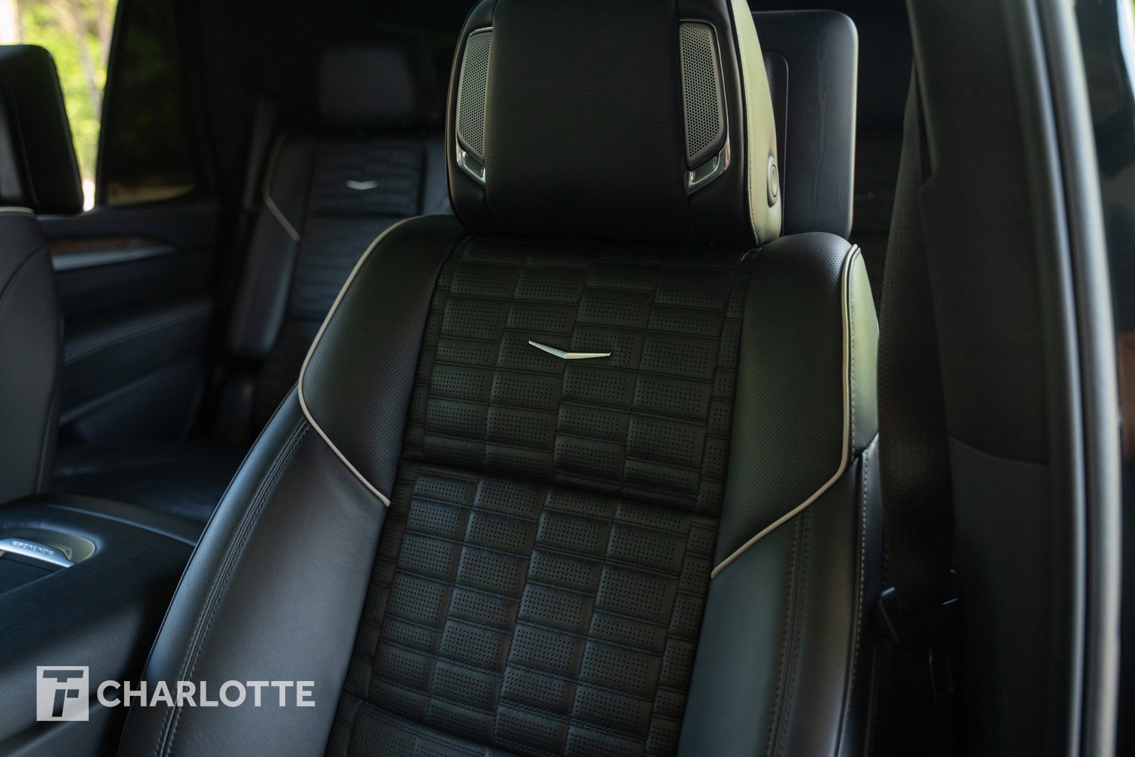 Used 2025 Cadillac Escalade Sport Platinum w/ LPO, Floor Liner Package AWD/4WD image 18