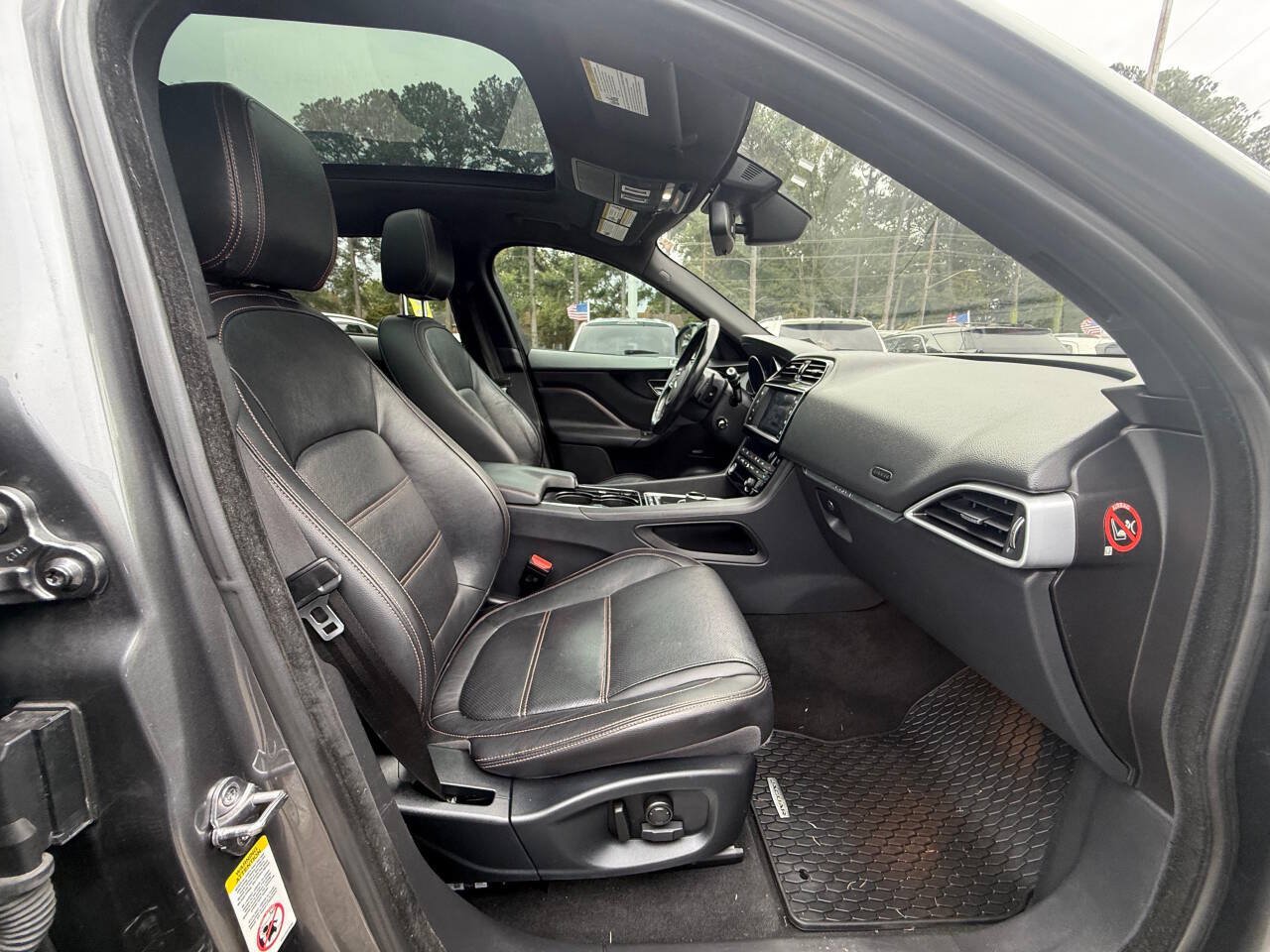 Used 2017 Jaguar F-PACE Prestige AWD/4WD image 14