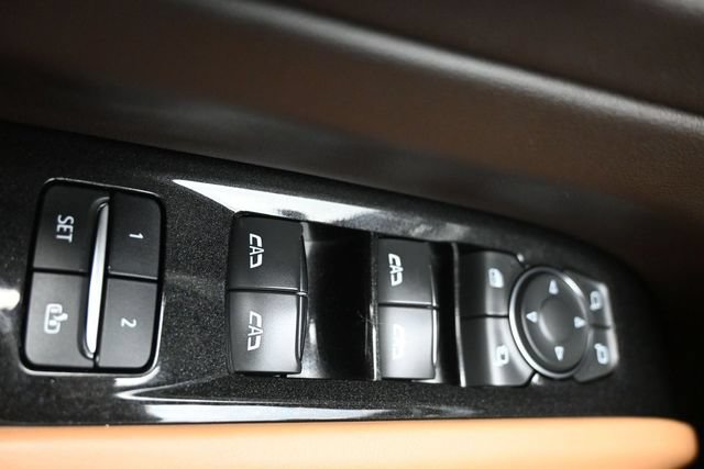Used 2022 Cadillac Escalade ESV Sport w/ LPO, ONYX Package AWD/4WD image 30