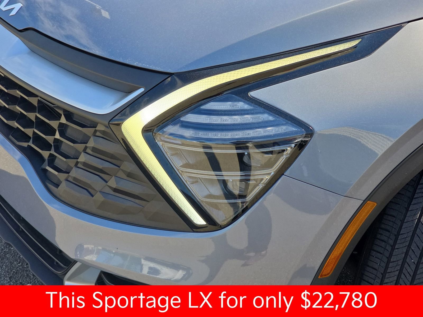 Used 2025 Kia Sportage LX FWD image 36