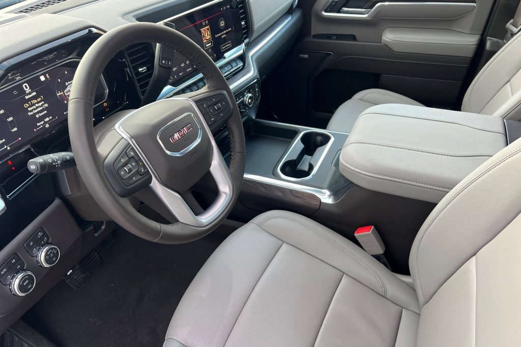 Used 2026 GMC Sierra 3500 SLT w/ SLT Premium Package image 7