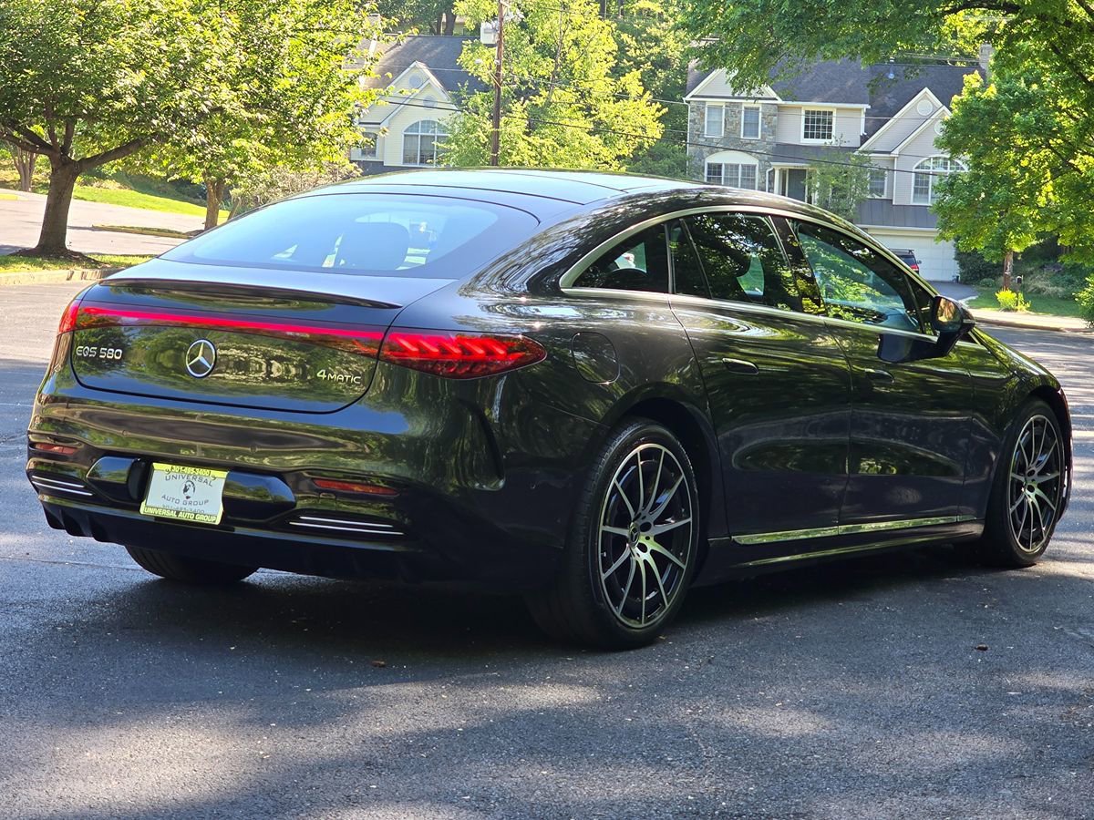 Used 2022 Mercedes-Benz EQS 580 4MATIC Sedan image 6