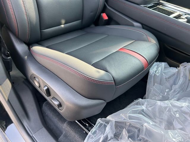 New 2026 Chevrolet Traverse RS w/ LPO, Floor Liner Package image 42