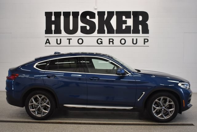 Used 2021 BMW X4 xDrive30i w/ Premium Package AWD/4WD image 2