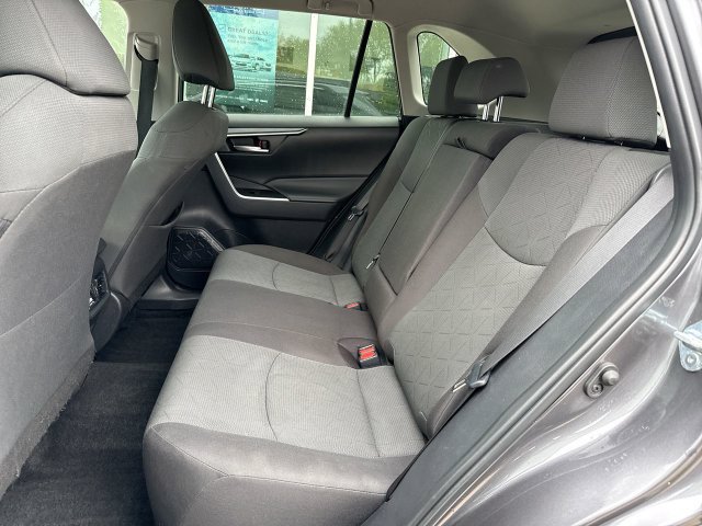 Used 2024 Toyota RAV4 XLE FWD image 23