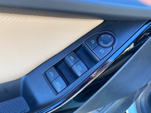 Certified 2025 Chevrolet Equinox ACTIV w/ Safety and Technology Package AWD/4WD image 19