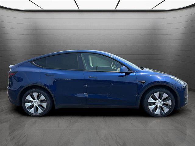 Used 2022 Tesla Model Y Long Range image 6
