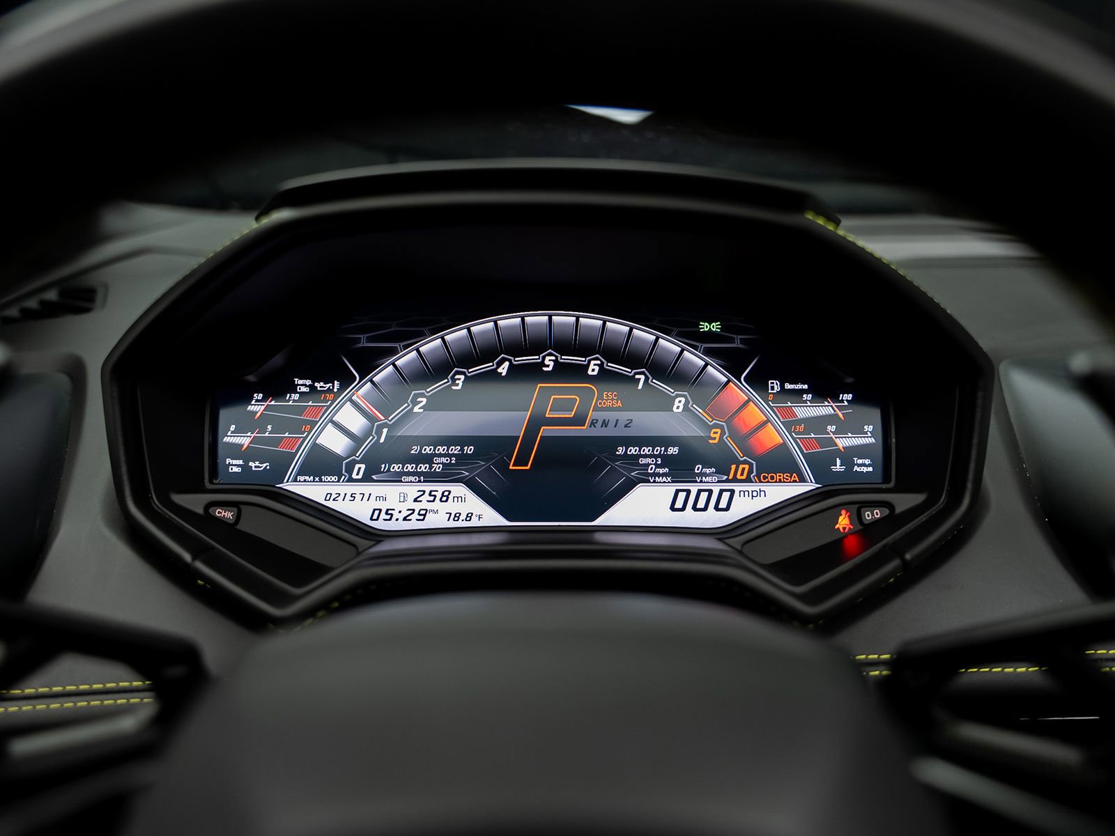 Used 2020 Lamborghini Huracan EVO RWD image 45