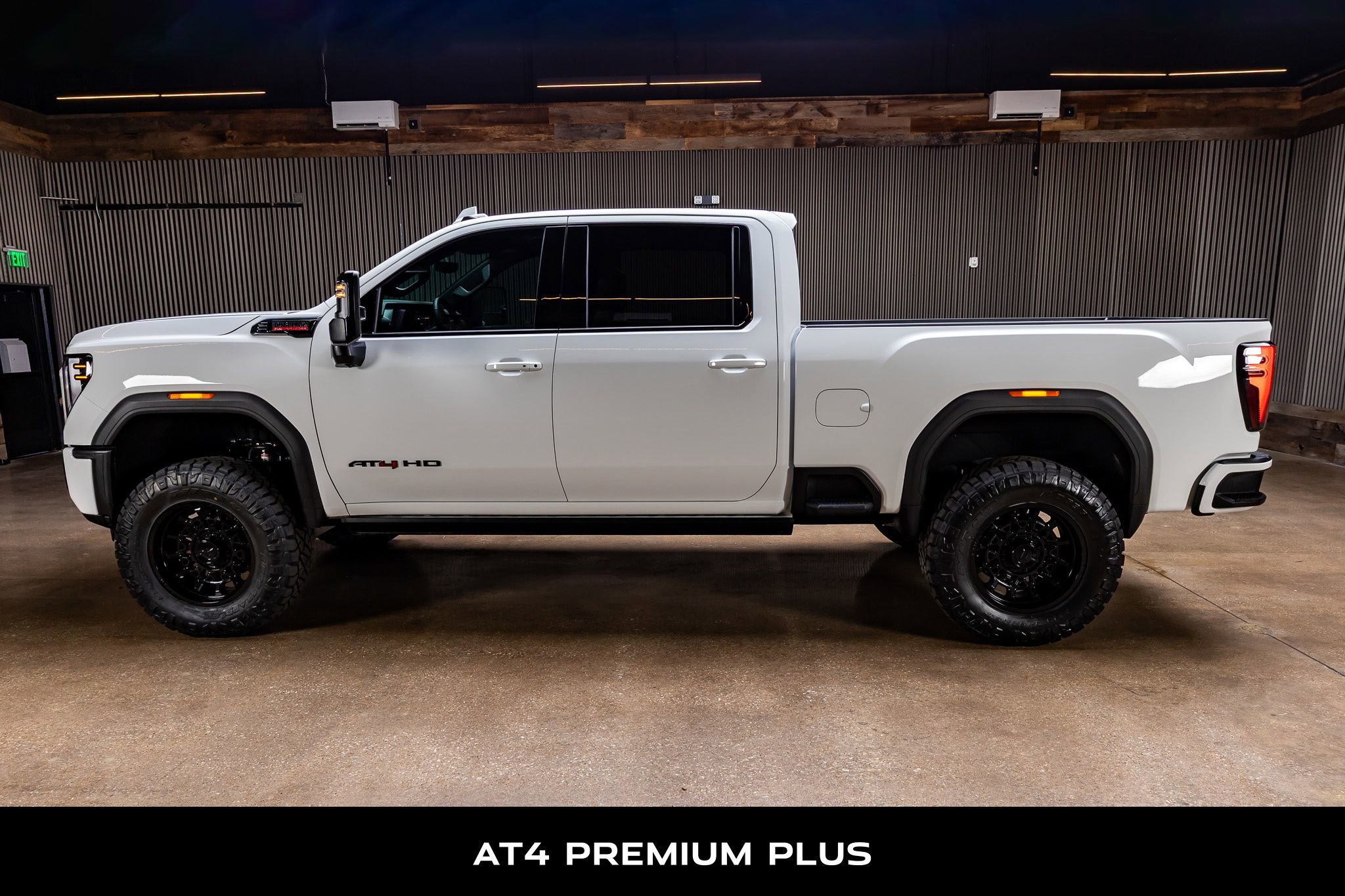 Used 2025 GMC Sierra 2500 AT4 w/ AT4 Premium Plus Package image 6