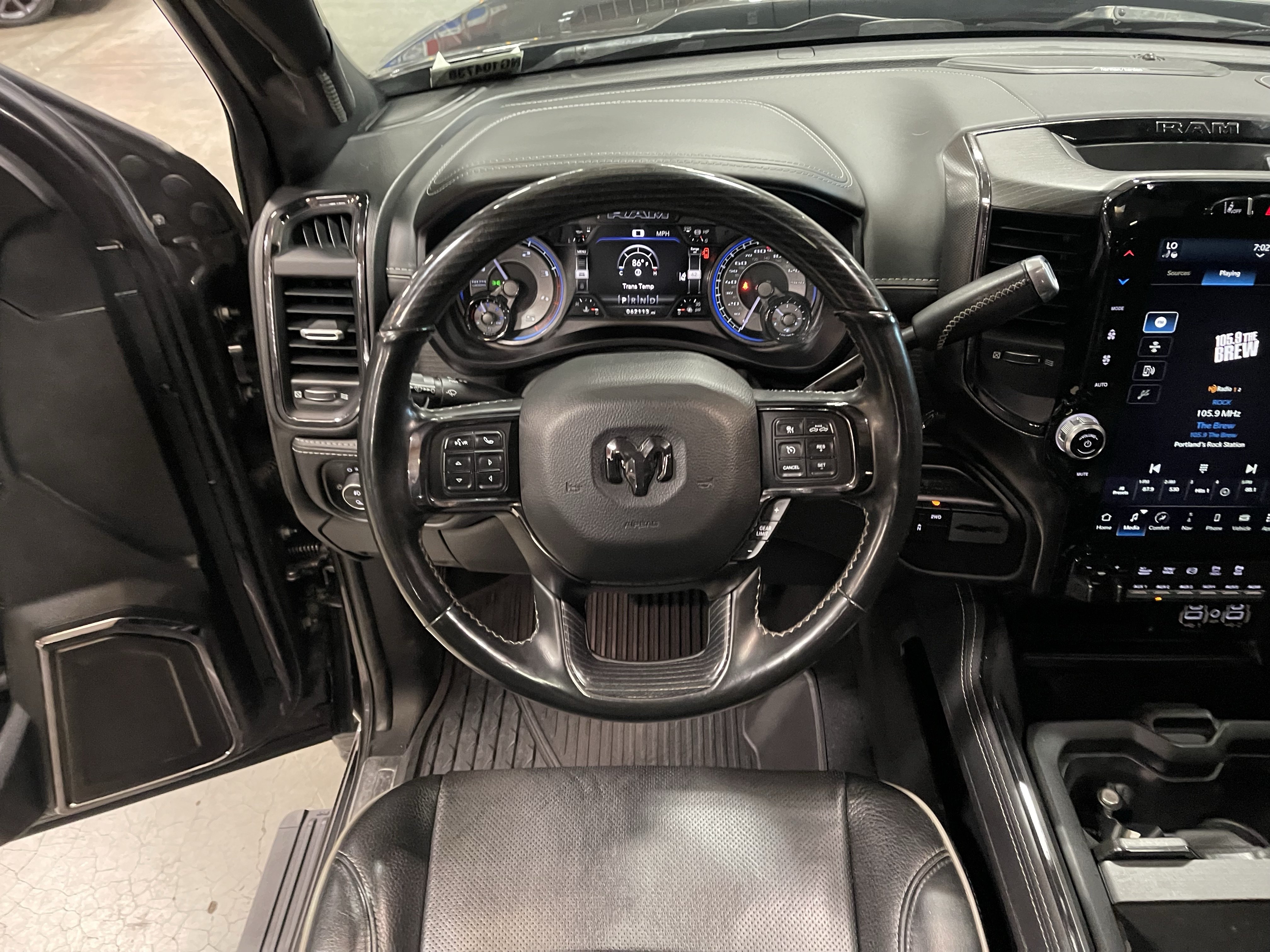 Used 2022 RAM 3500 Limited AWD/4WD image 15