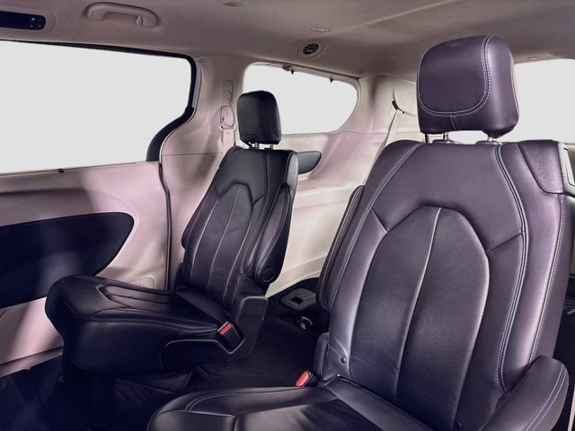 Used 2021 Chrysler Pacifica Touring-L FWD image 23