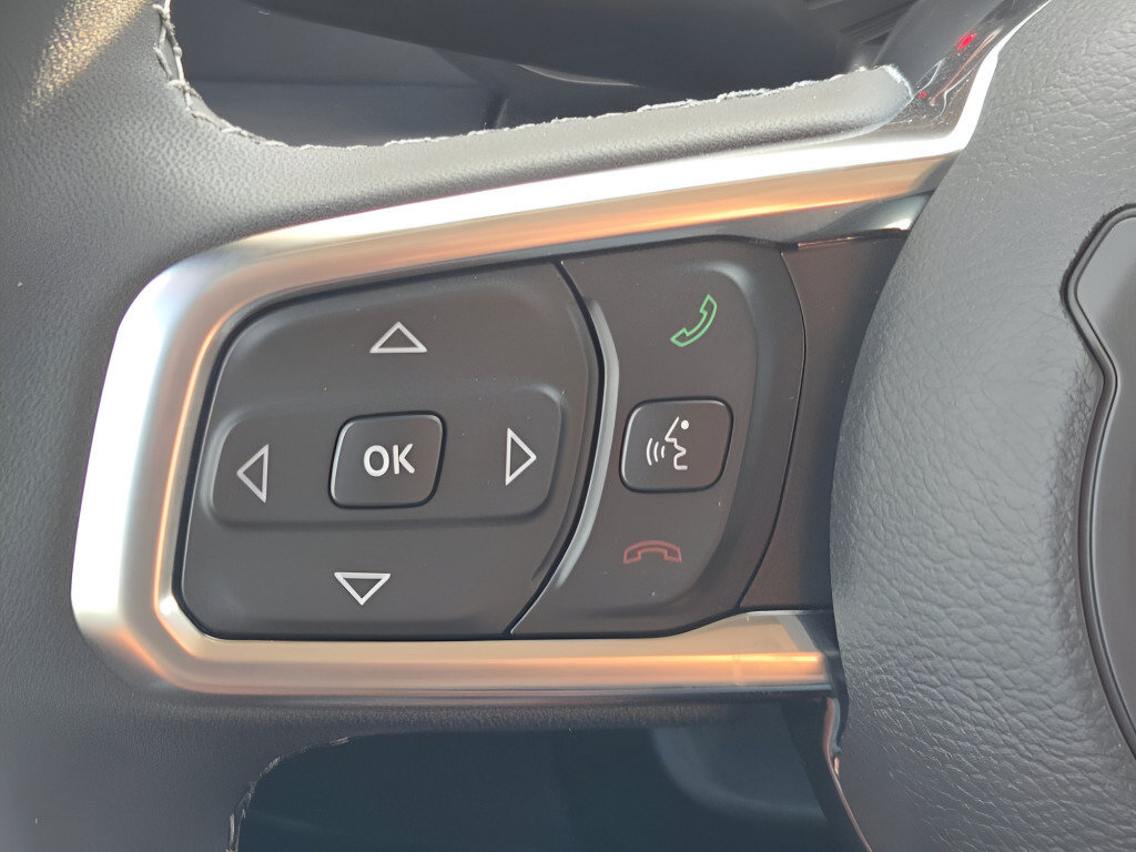 New 2026 Jeep Wrangler Unlimited Sahara AWD/4WD image 32
