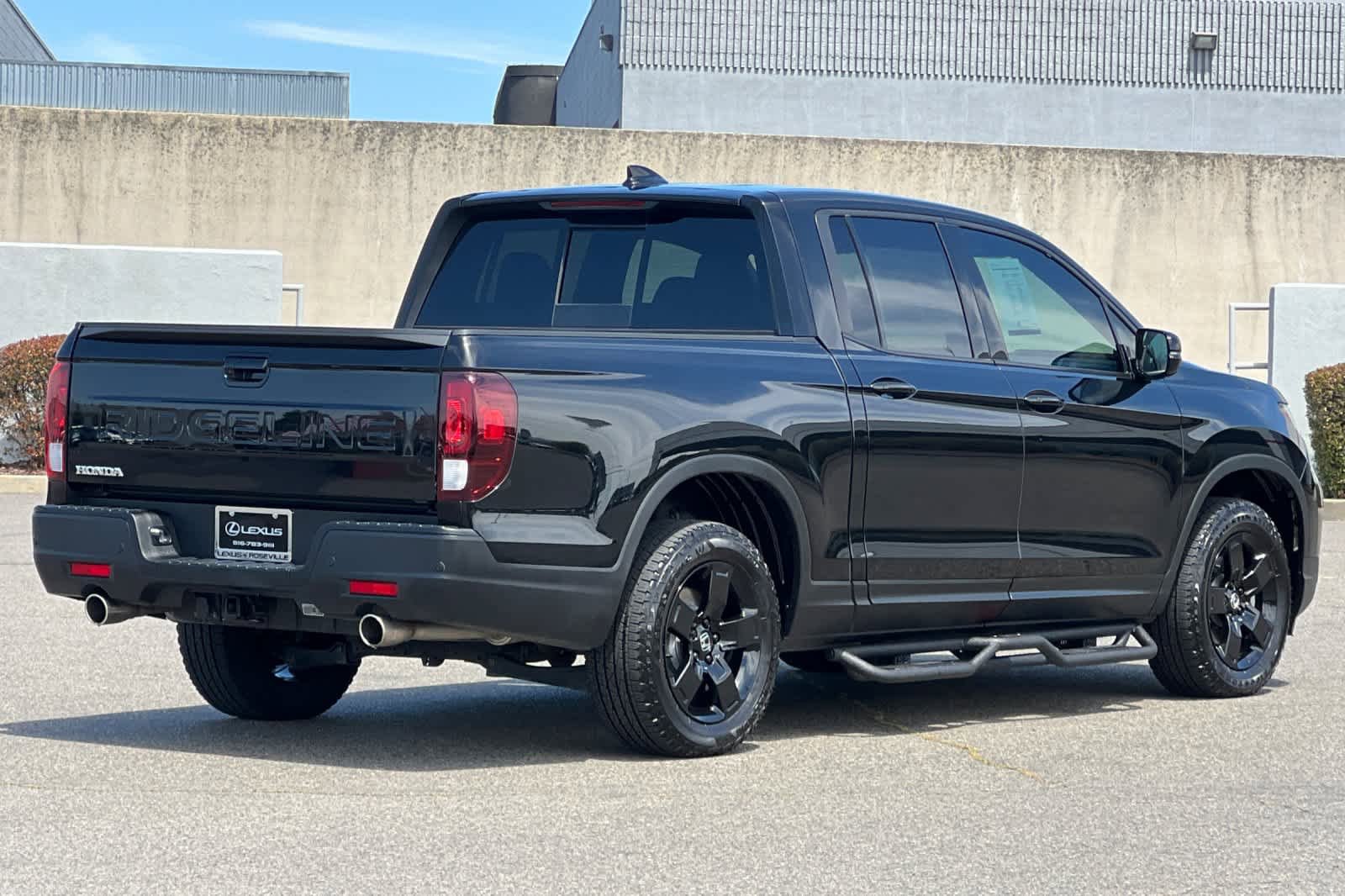 Used 2024 Honda Ridgeline Black Edition image 2