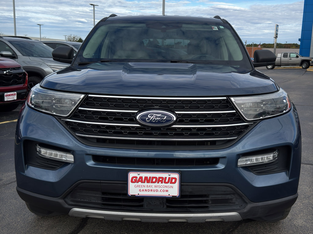 Used 2020 Ford Explorer XLT w/ Equipment Group 202A image 3