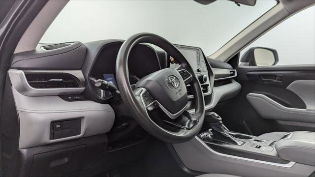 Used 2022 Toyota Highlander L image 23