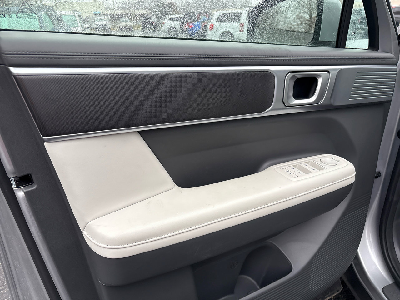 Used 2025 Hyundai Santa Fe SEL image 9