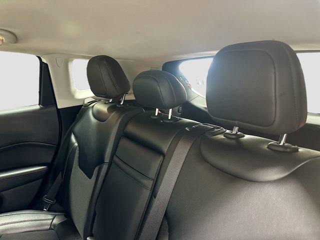 Used 2019 Jeep Compass Latitude image 24