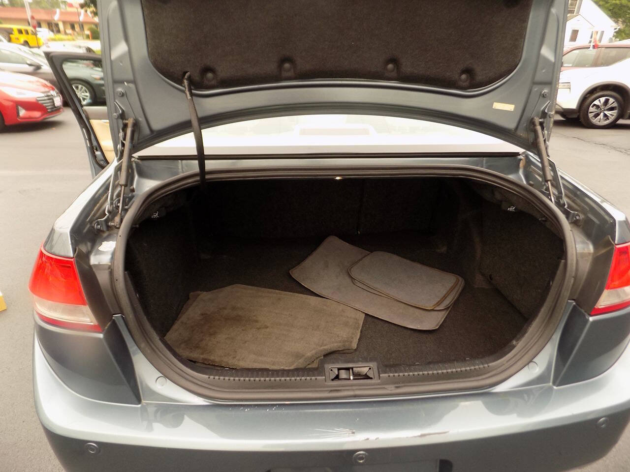 Used 2011 Lincoln MKZ FWD image 17