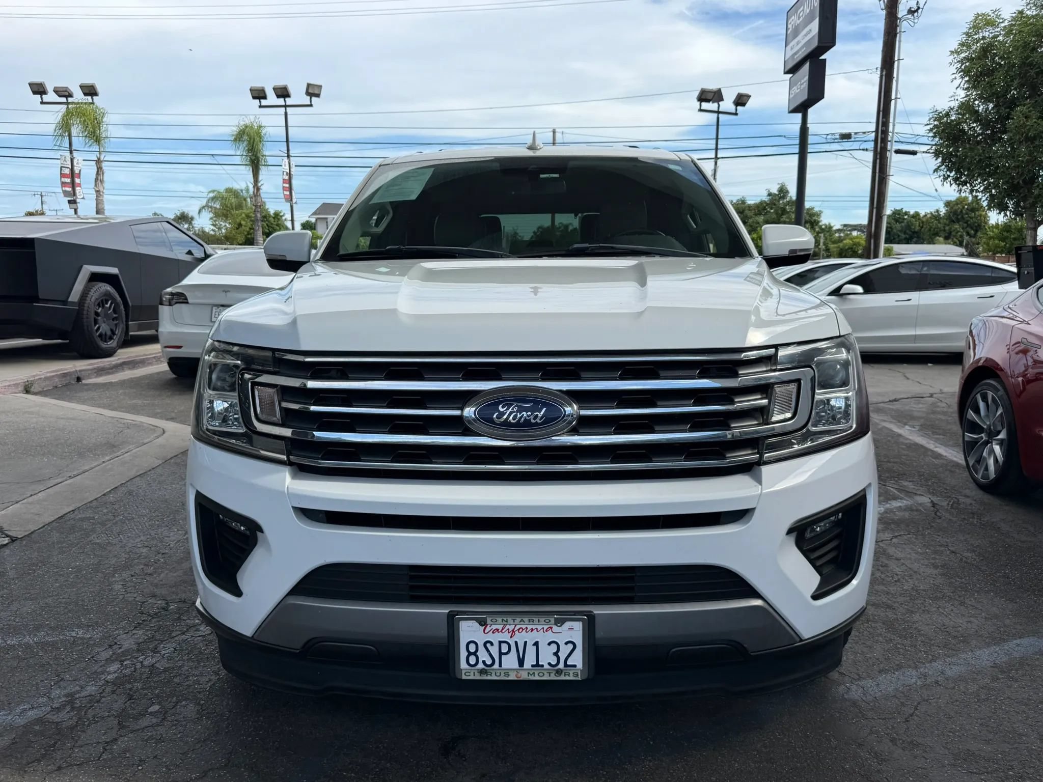 Used 2020 Ford Expedition XLT w/ Equipment Group 202A RWD image 2