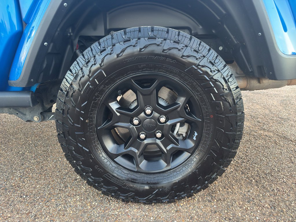 Used 2023 Jeep Gladiator Willys image 10