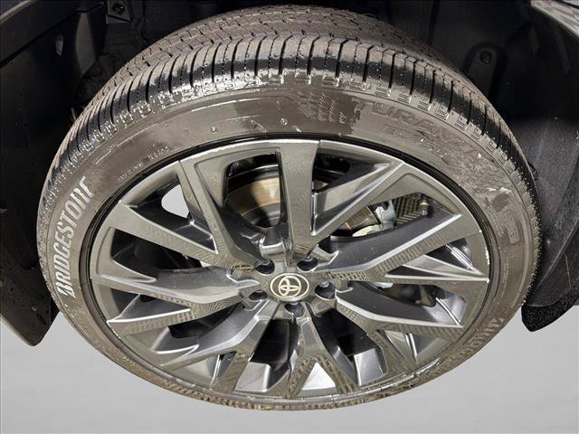 Used 2026 Toyota Crown Signia w/ Advanced Technology Package AWD/4WD image 18